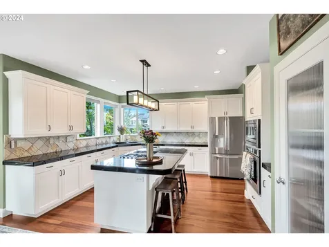 3060 Roxbury Drive West Linn OR 97068
