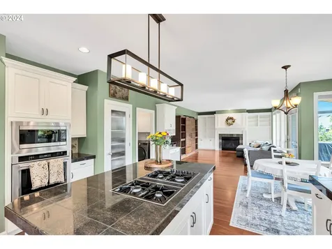 3060 Roxbury Drive West Linn OR 97068