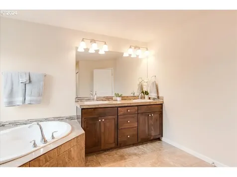 1084 Parkside Avenue Forest Grove OR 97116