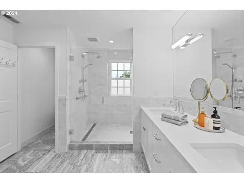 3672 Tempest Drive Lake Oswego OR 97035