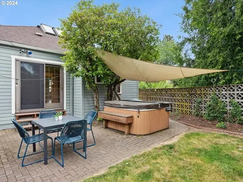 6837 Ne Alameda Street Portland OR 97213
