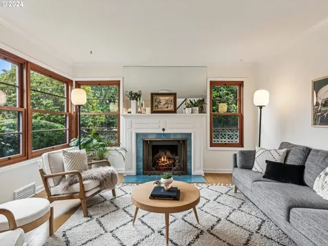 6837 Ne Alameda Street Portland OR 97213