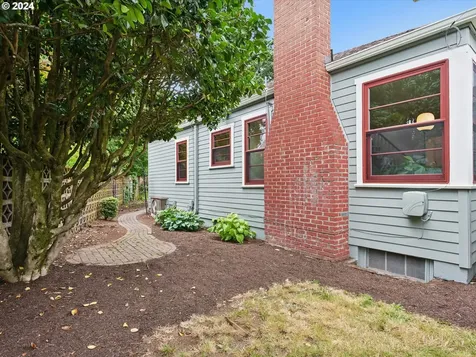 6837 Ne Alameda Street Portland OR 97213