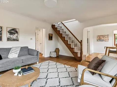 6837 Ne Alameda Street Portland OR 97213