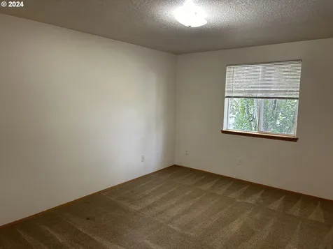6835 SE Woodstock Boulevard Portland OR 97206