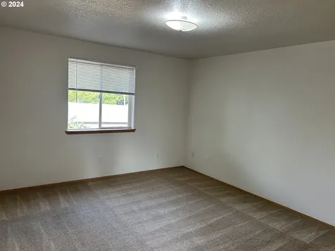 6835 SE Woodstock Boulevard Portland OR 97206