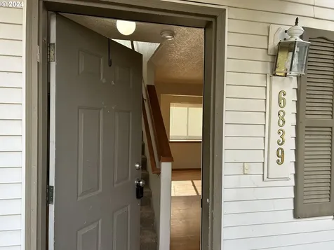 6835 SE Woodstock Boulevard Portland OR 97206