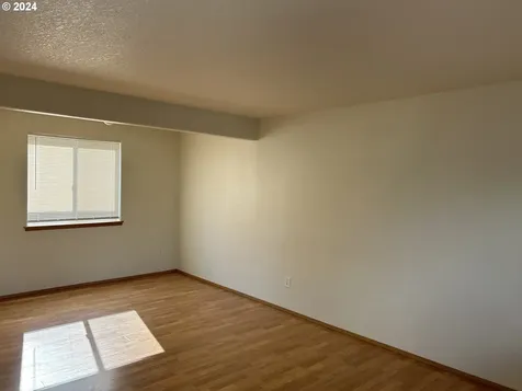 6835 SE Woodstock Boulevard Portland OR 97206