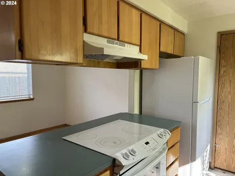 6835 SE Woodstock Boulevard Portland OR 97206