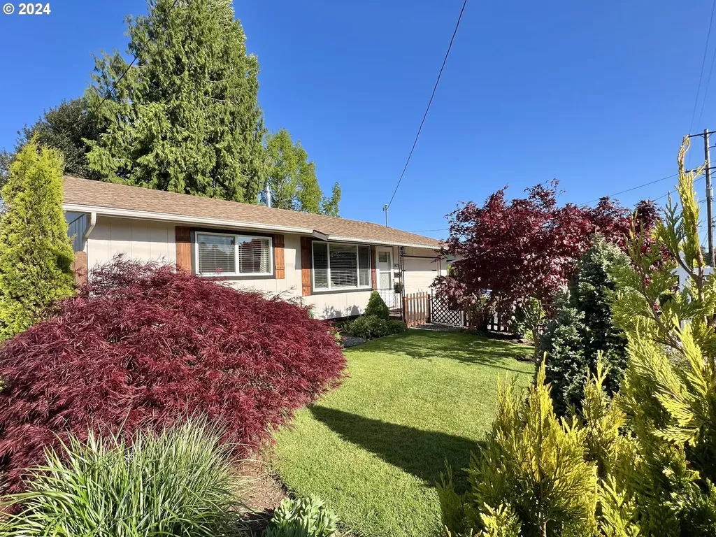 920 N Collier Street Coquille OR 97423