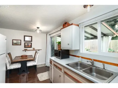 920 N Collier Street Coquille OR 97423
