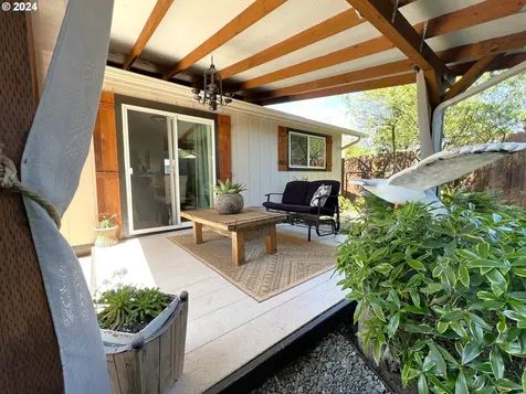 920 N Collier Street Coquille OR 97423