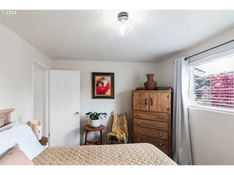 920 N Collier Street Coquille OR 97423