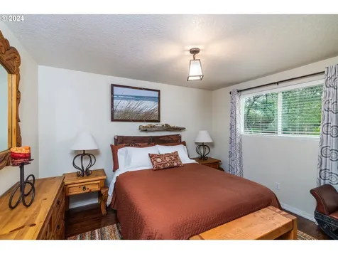 920 N Collier Street Coquille OR 97423