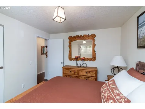 920 N Collier Street Coquille OR 97423