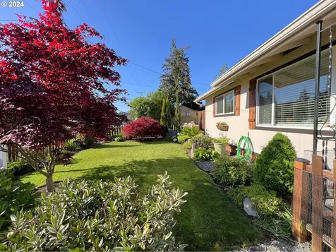 920 N Collier Street Coquille OR 97423