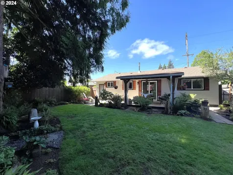 920 N Collier Street Coquille OR 97423