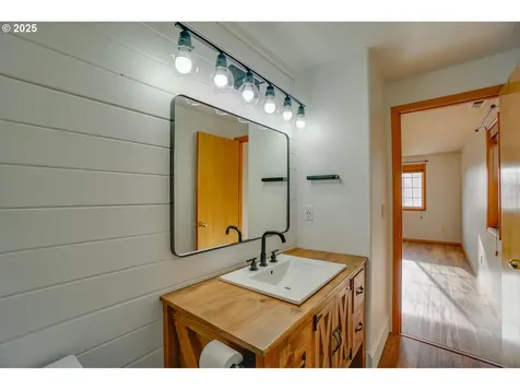 16512 NE 32nd Street Vancouver WA 98682