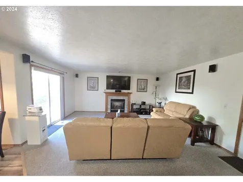 3912 NE 149th Avenue Portland OR 97230