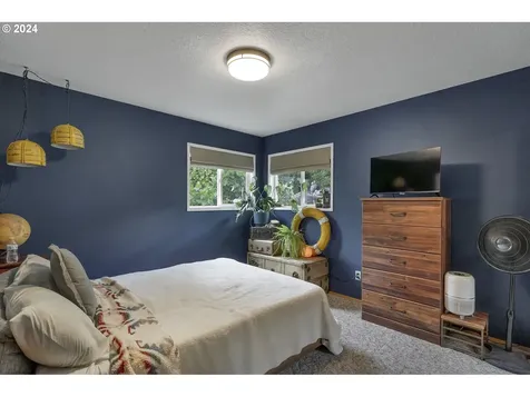 763 Oregon Way Woodburn OR 97071