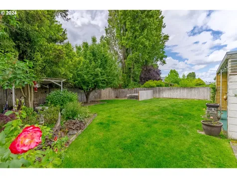 763 Oregon Way Woodburn OR 97071