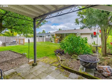 763 Oregon Way Woodburn OR 97071