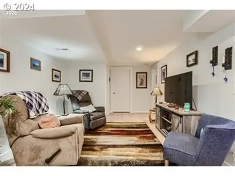 5305 NE Wygant Street Portland OR 97218