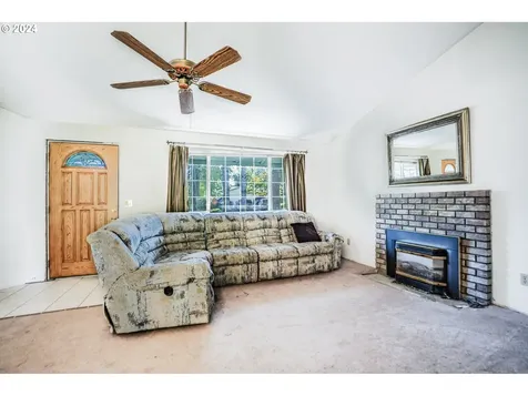 14440 S Hawthorne Court Oregon City OR 97045