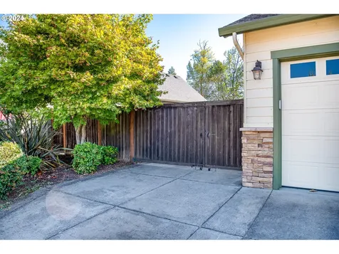 2505 Borders Drive Eugene OR 97404