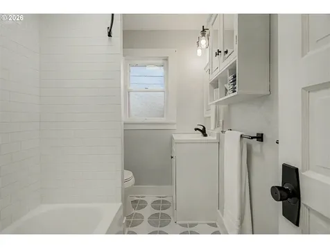8908 NE Wygant Street Portland OR 97220