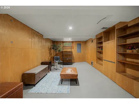 8908 NE Wygant Street Portland OR 97220