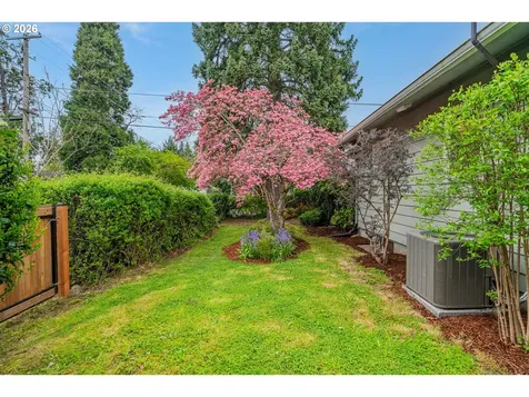 8908 NE Wygant Street Portland OR 97220