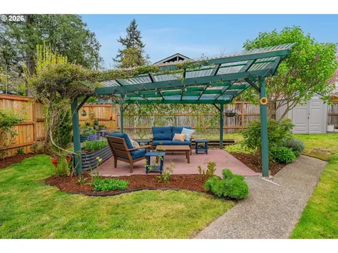 8908 NE Wygant Street Portland OR 97220