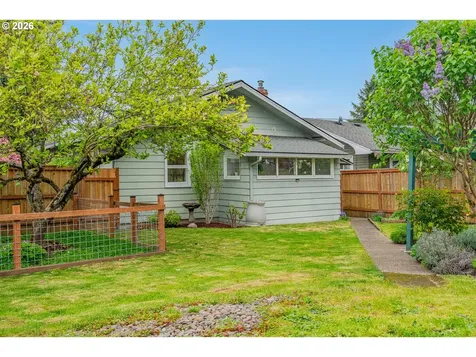 8908 NE Wygant Street Portland OR 97220