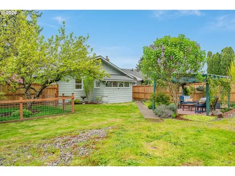 8908 NE Wygant Street Portland OR 97220
