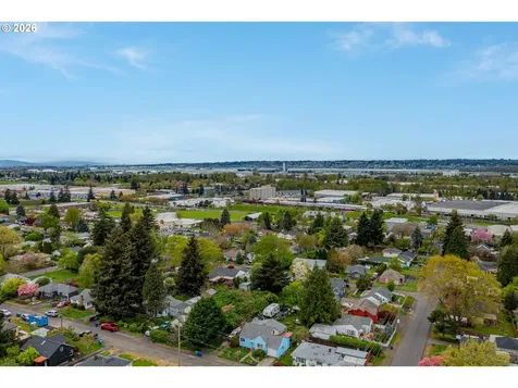 8908 NE Wygant Street Portland OR 97220