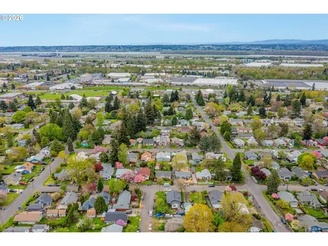8908 NE Wygant Street Portland OR 97220