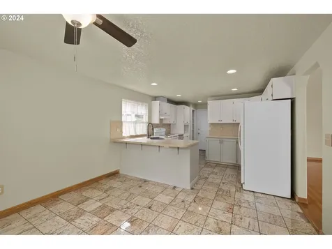 5278 NE 46th Place Portland OR 97218