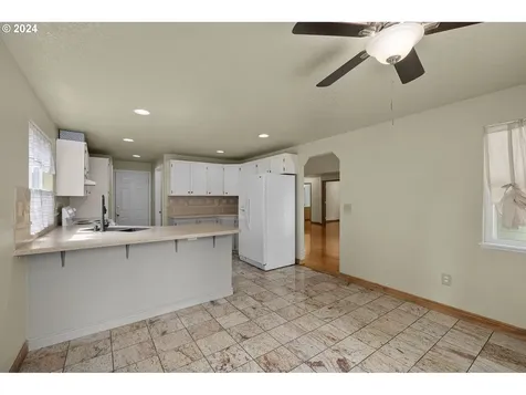 5278 NE 46th Place Portland OR 97218