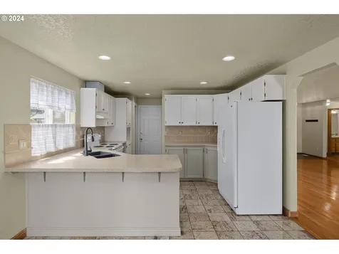 5278 NE 46th Place Portland OR 97218
