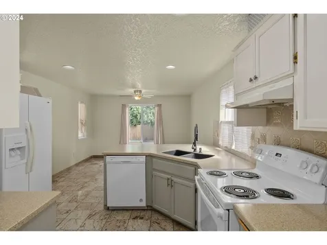 5278 NE 46th Place Portland OR 97218