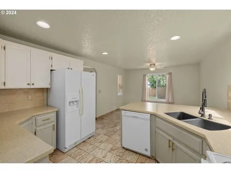 5278 NE 46th Place Portland OR 97218