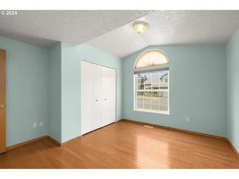 5278 NE 46th Place Portland OR 97218