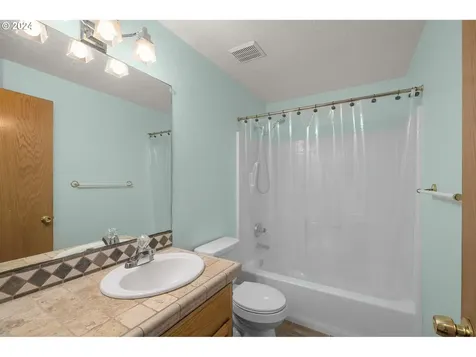 5278 NE 46th Place Portland OR 97218