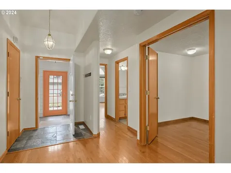 5278 NE 46th Place Portland OR 97218