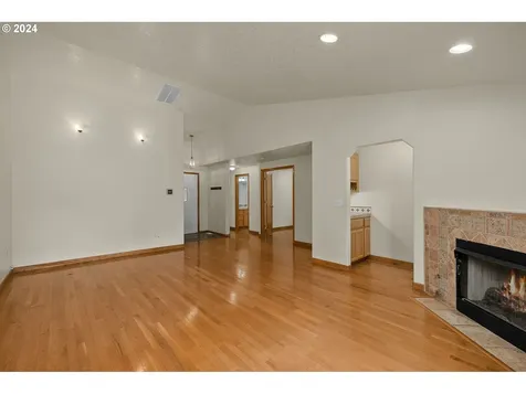 5278 NE 46th Place Portland OR 97218