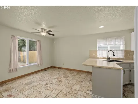 5278 NE 46th Place Portland OR 97218