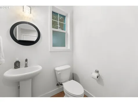 5811 Ne 42nd Court Vancouver WA 98661
