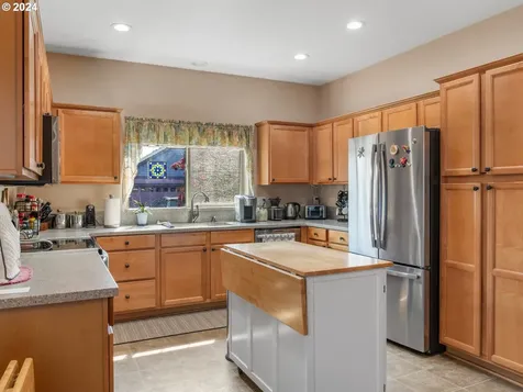 651 Eric Drive Molalla OR 97038