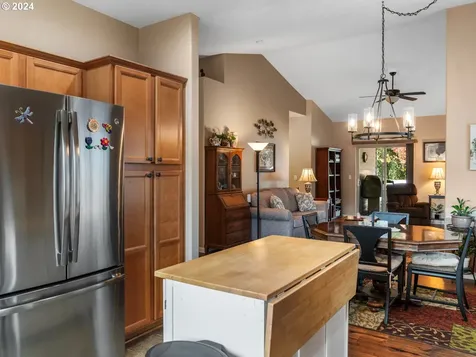 651 Eric Drive Molalla OR 97038